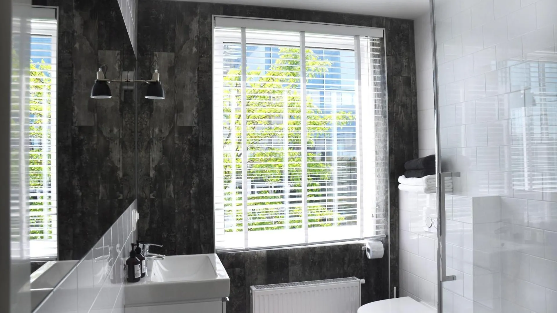 De Eindhovenaar City Apartments contacts